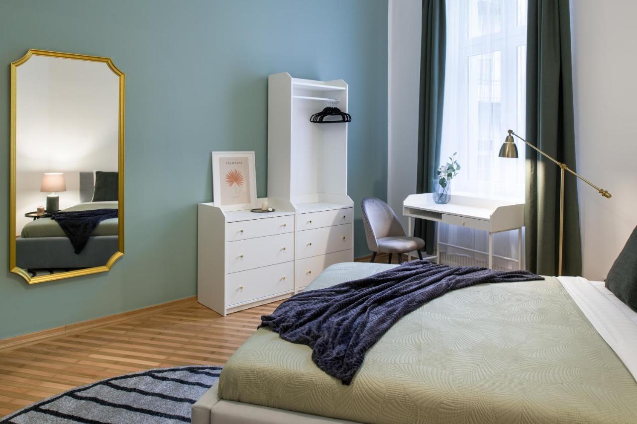 Wawelove Pilsudskiego - 3 Bedroom Apt. With Balcony And Free Parking! Краков Экстерьер фото