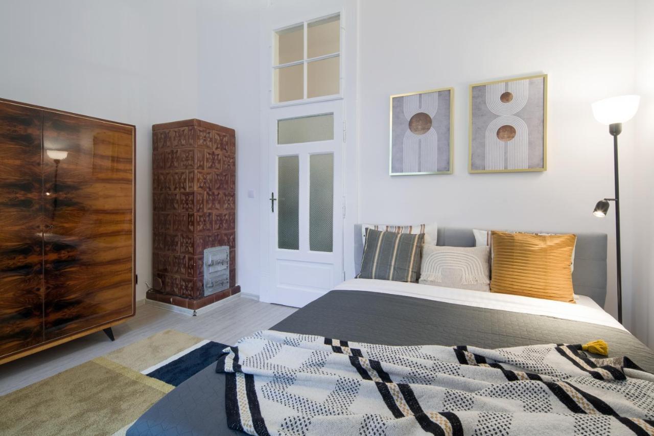 Wawelove Pilsudskiego - 3 Bedroom Apt. With Balcony And Free Parking! Краков Экстерьер фото