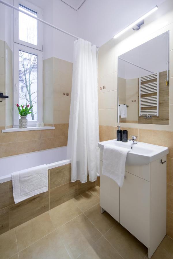 Wawelove Pilsudskiego - 3 Bedroom Apt. With Balcony And Free Parking! Краков Экстерьер фото